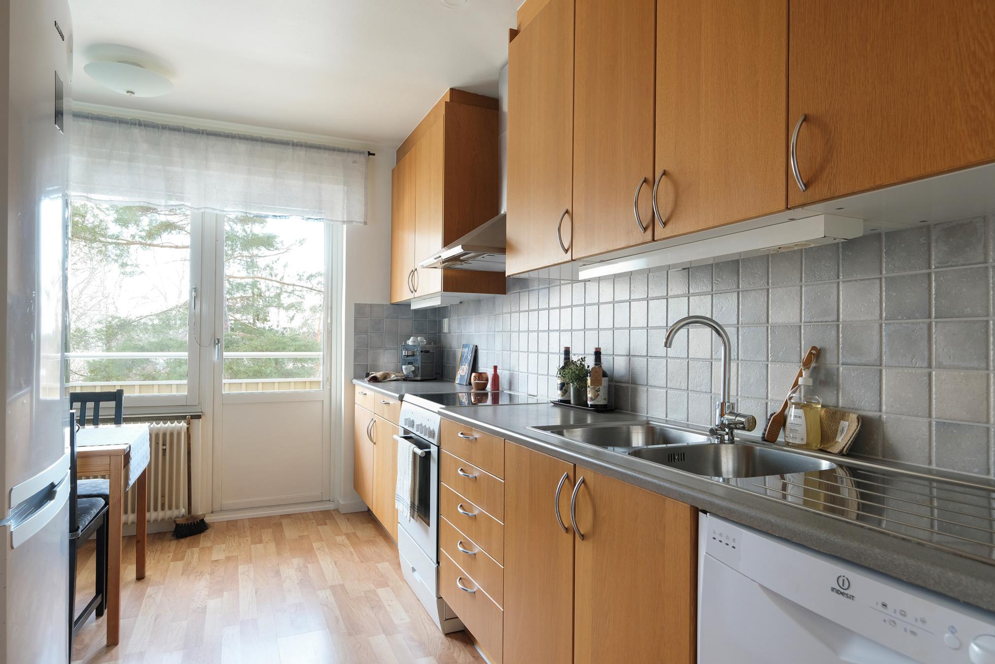 Välplanerad gavel-3:a med låg avgift och centralt läge