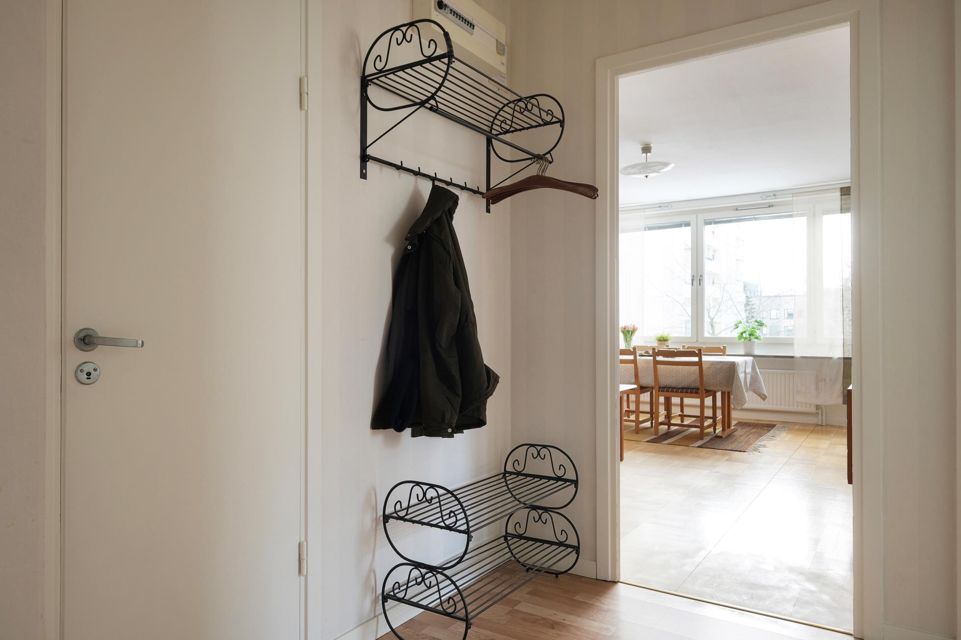 Välplanerad gavel-3:a med låg avgift och centralt läge