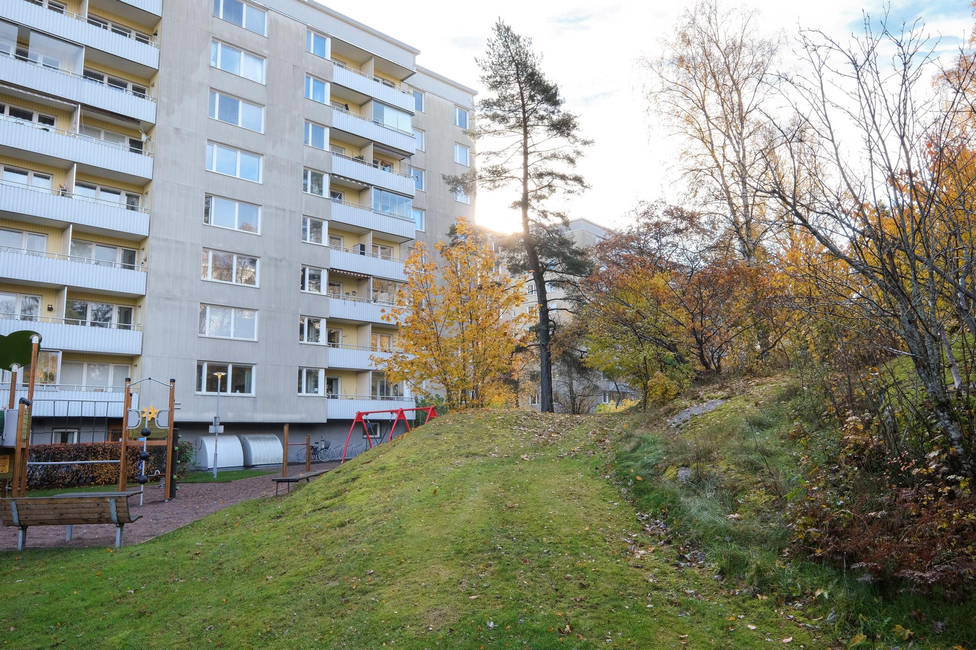 Välplanerad gavel-3:a med låg avgift och centralt läge