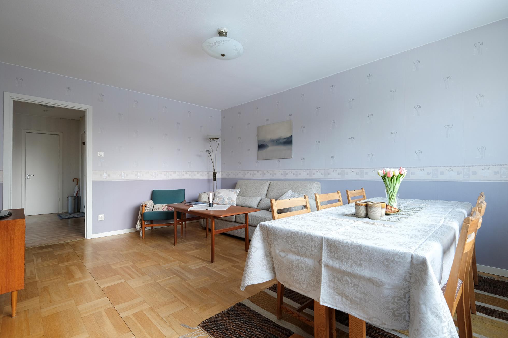 Välplanerad gavel-3:a med låg avgift och centralt läge