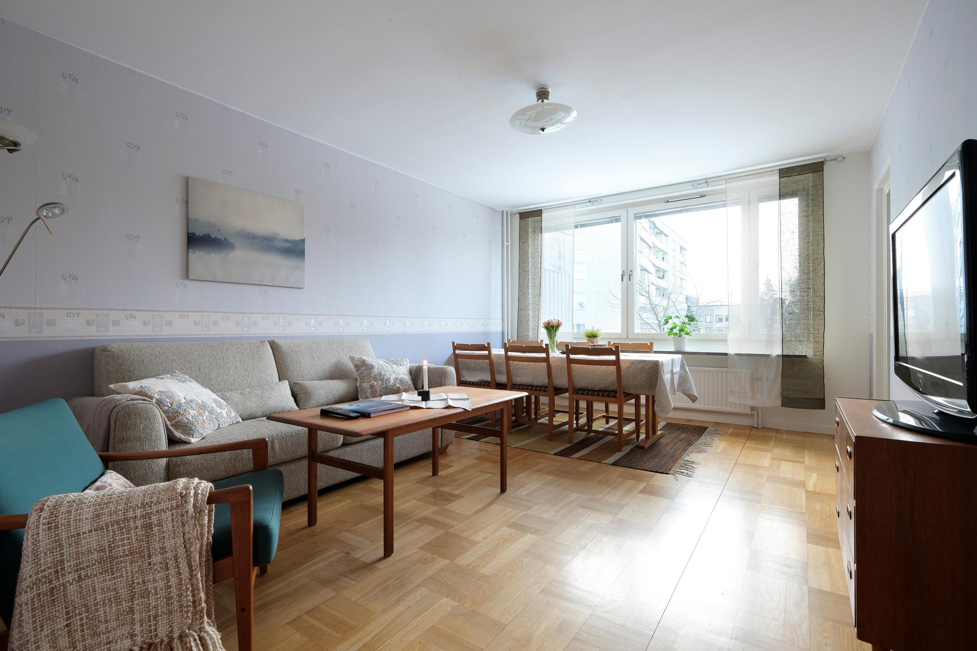 Välplanerad gavel-3:a med låg avgift och centralt läge