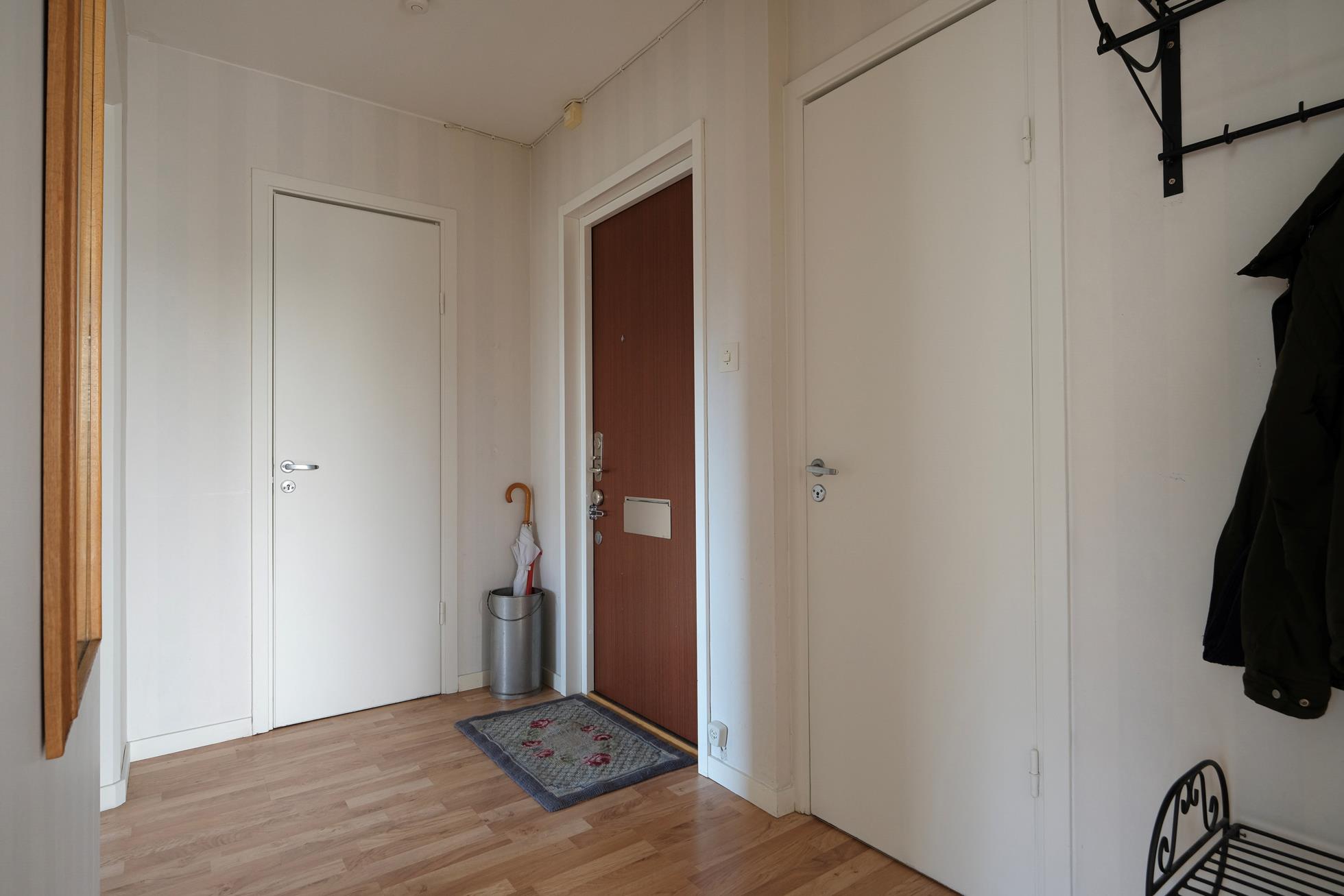 Välplanerad gavel-3:a med låg avgift och centralt läge