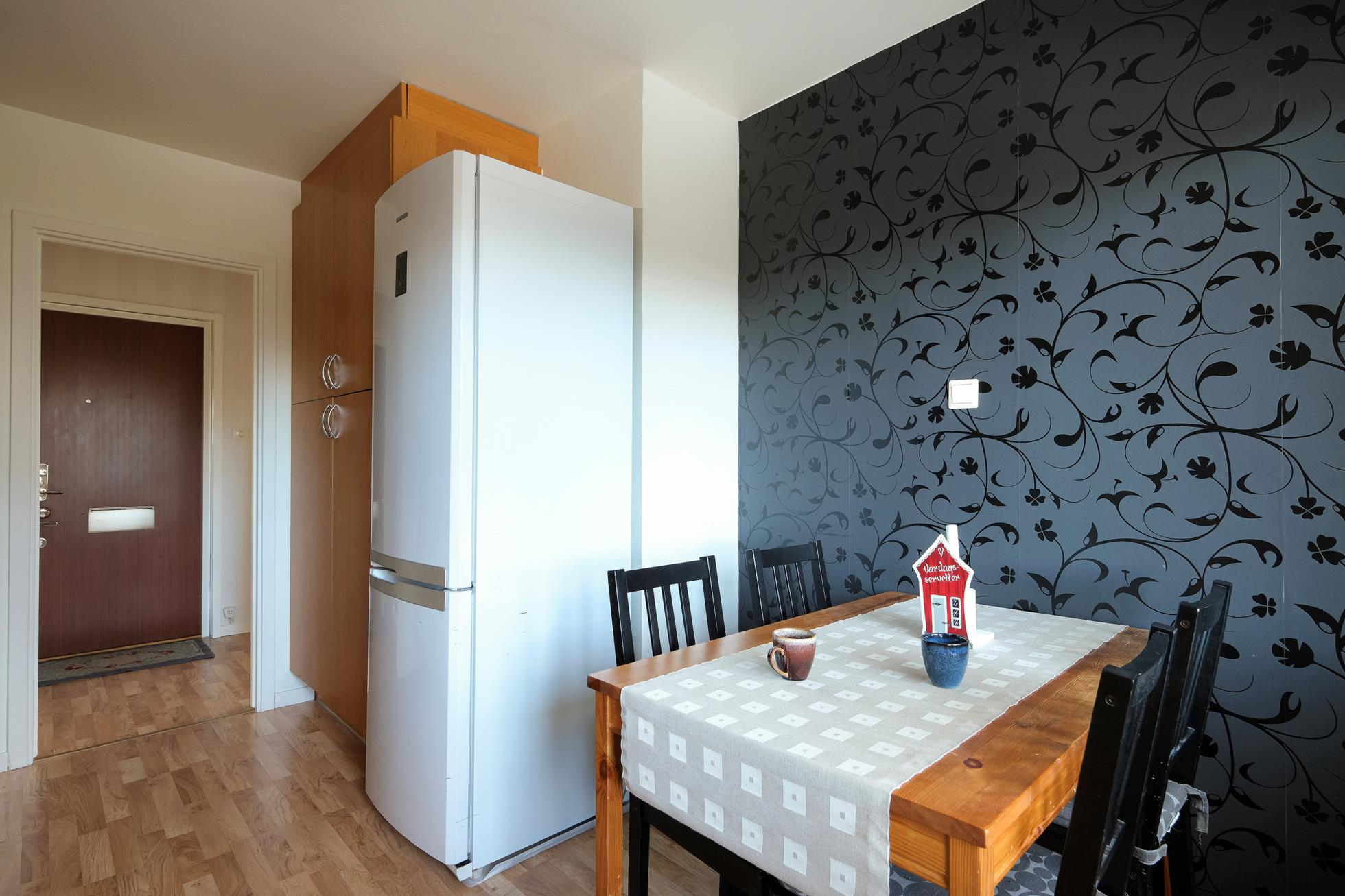 Välplanerad gavel-3:a med låg avgift och centralt läge