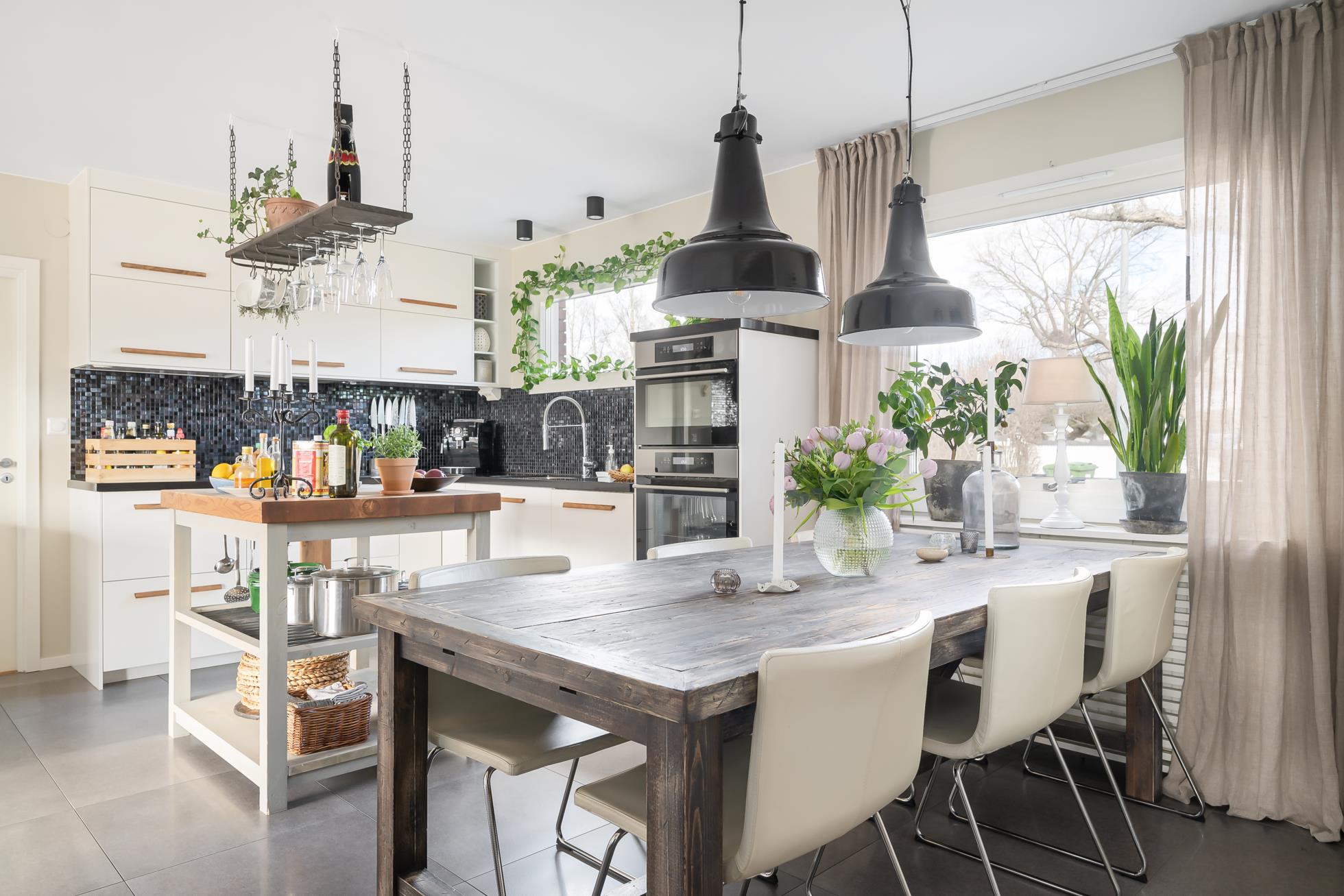 Läckert enplanshus med 5 sovrum