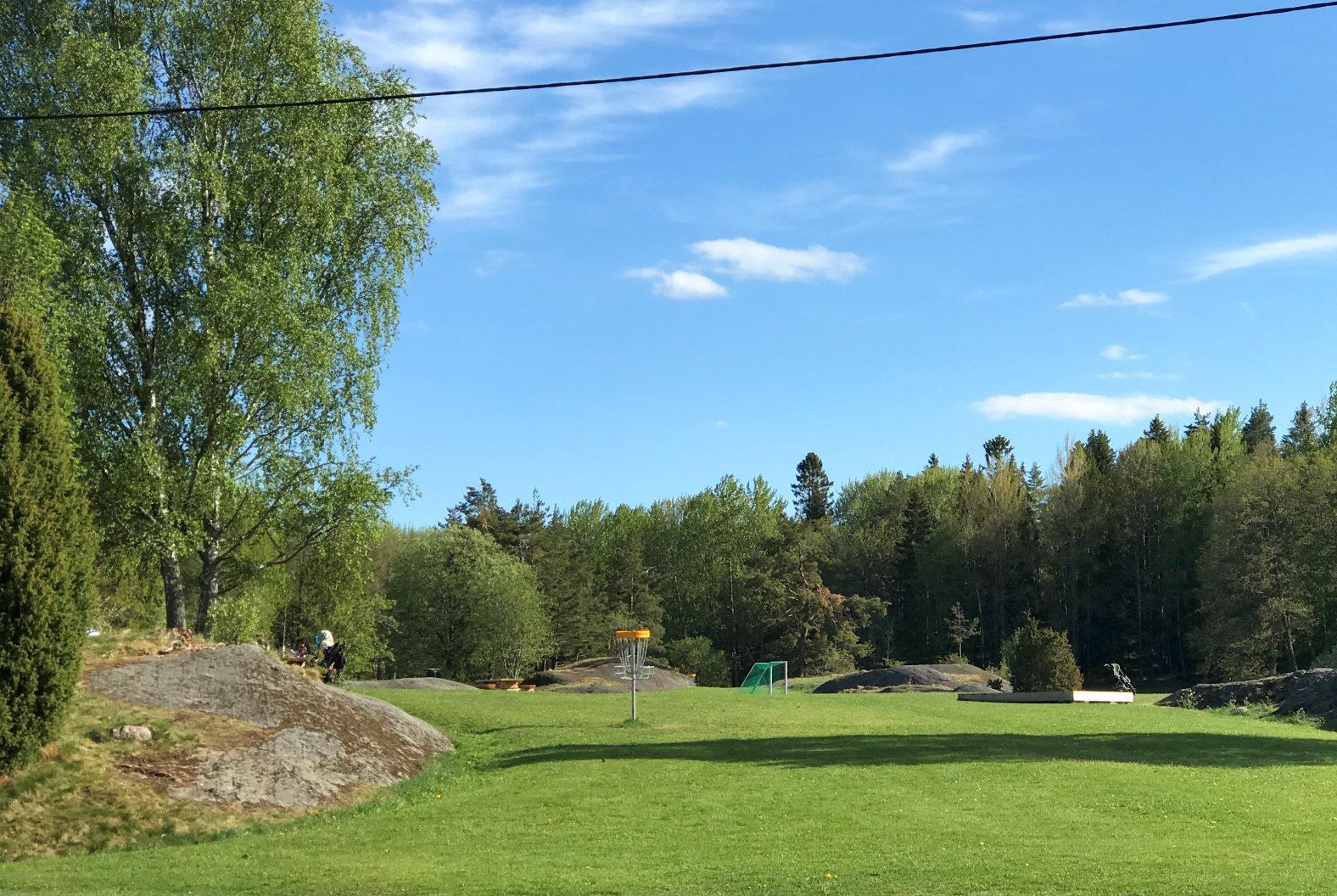 Äntligen är ett av få 1-plans gavelradhus på 89 kvm till salu!