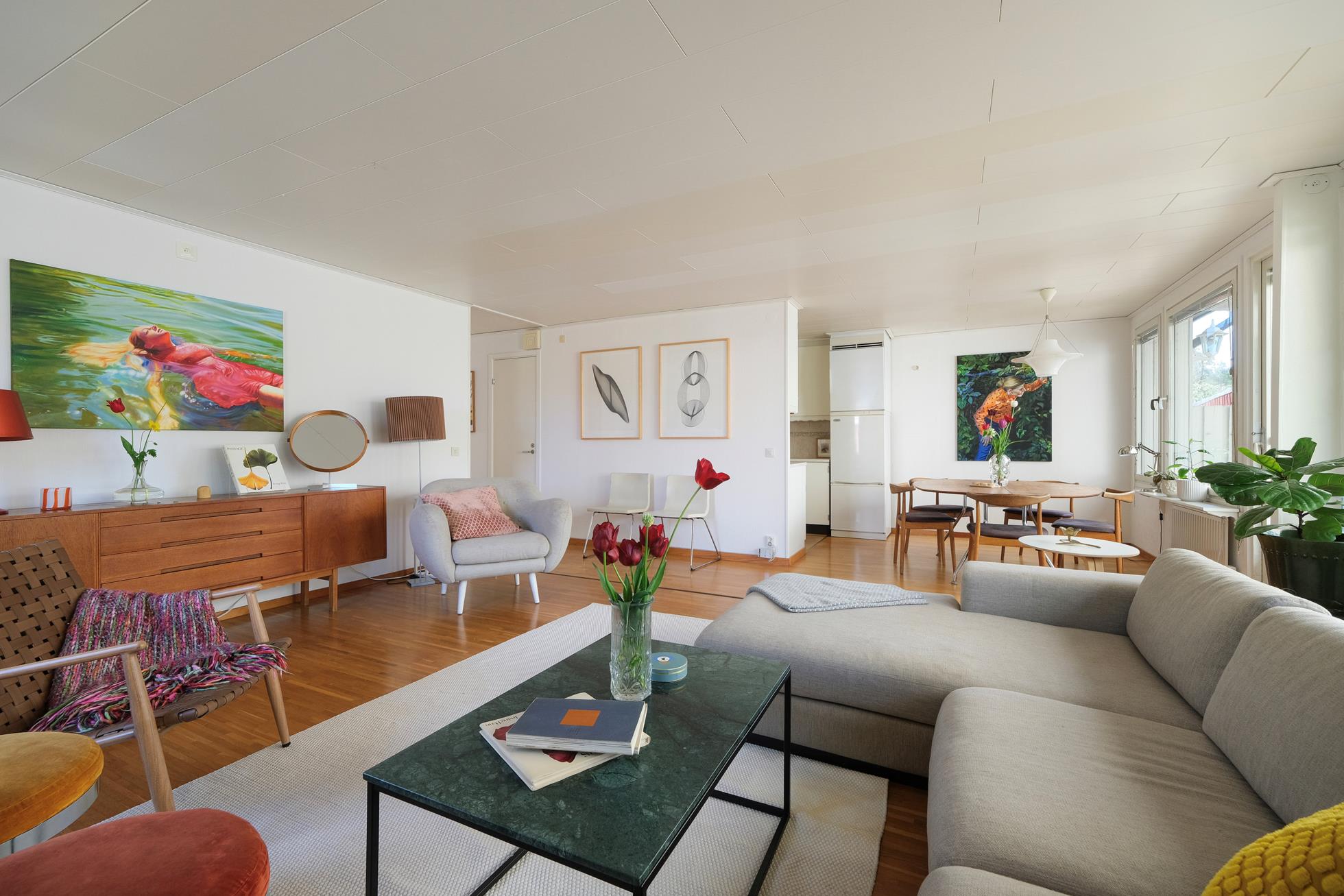 Äntligen är ett av få 1-plans gavelradhus på 89 kvm till salu!