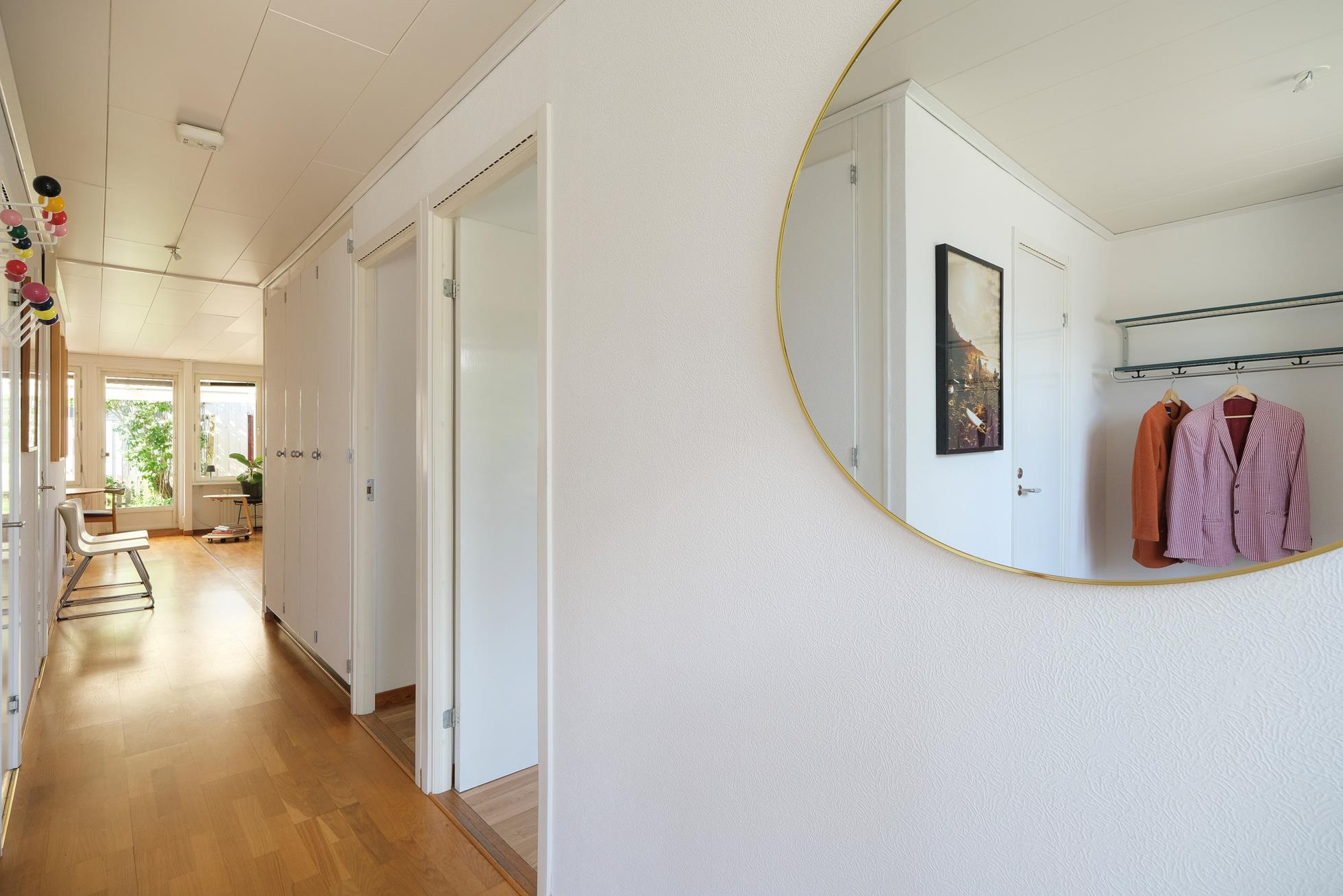 Äntligen är ett av få 1-plans gavelradhus på 89 kvm till salu!