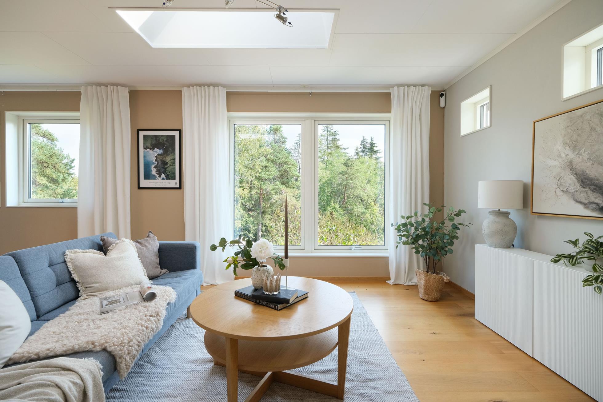 Mycket fin 1-plansvilla med öppen planlösning och naturskönt läge