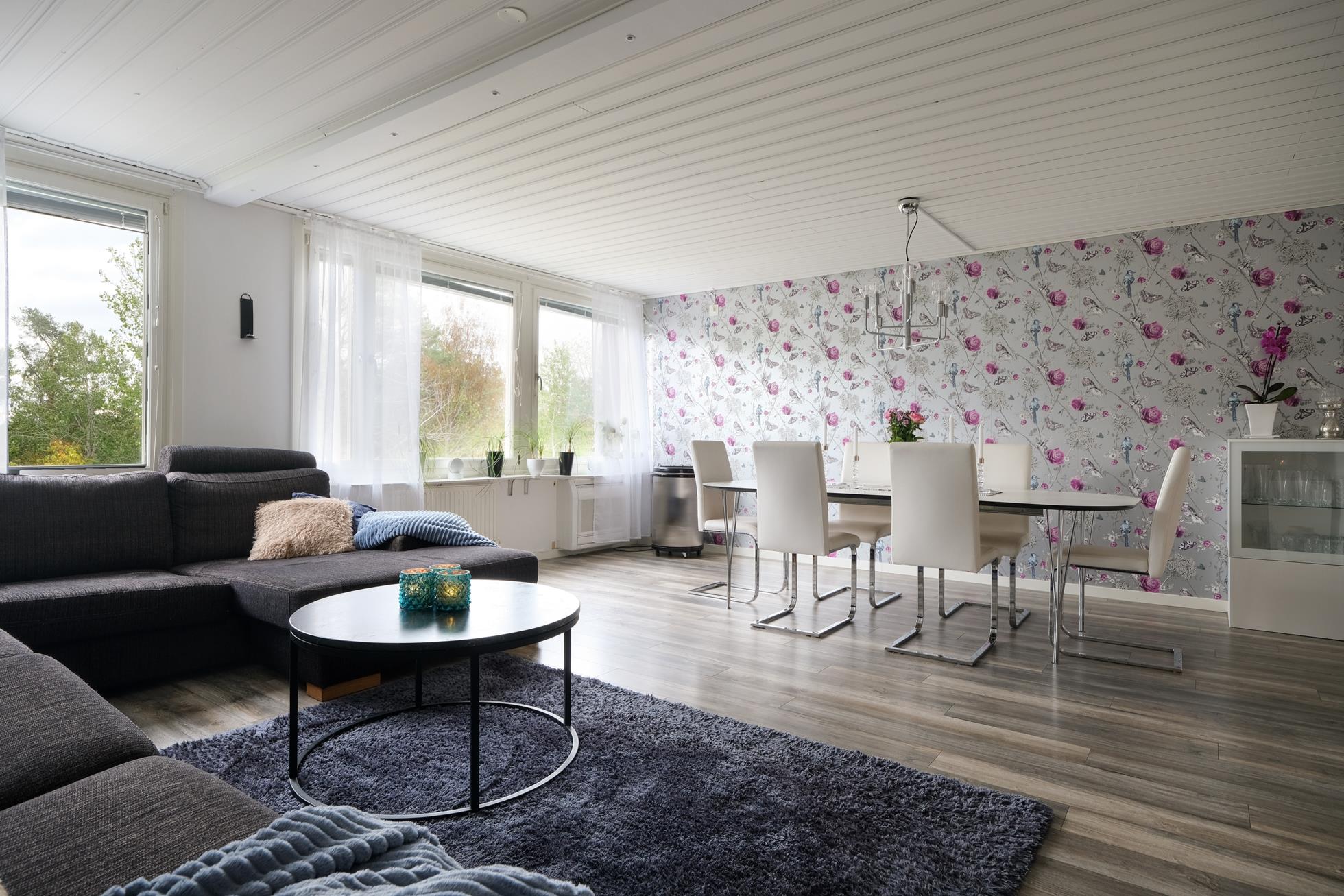 Fint renoverat radhus i underbart läge mot skogsallmänning